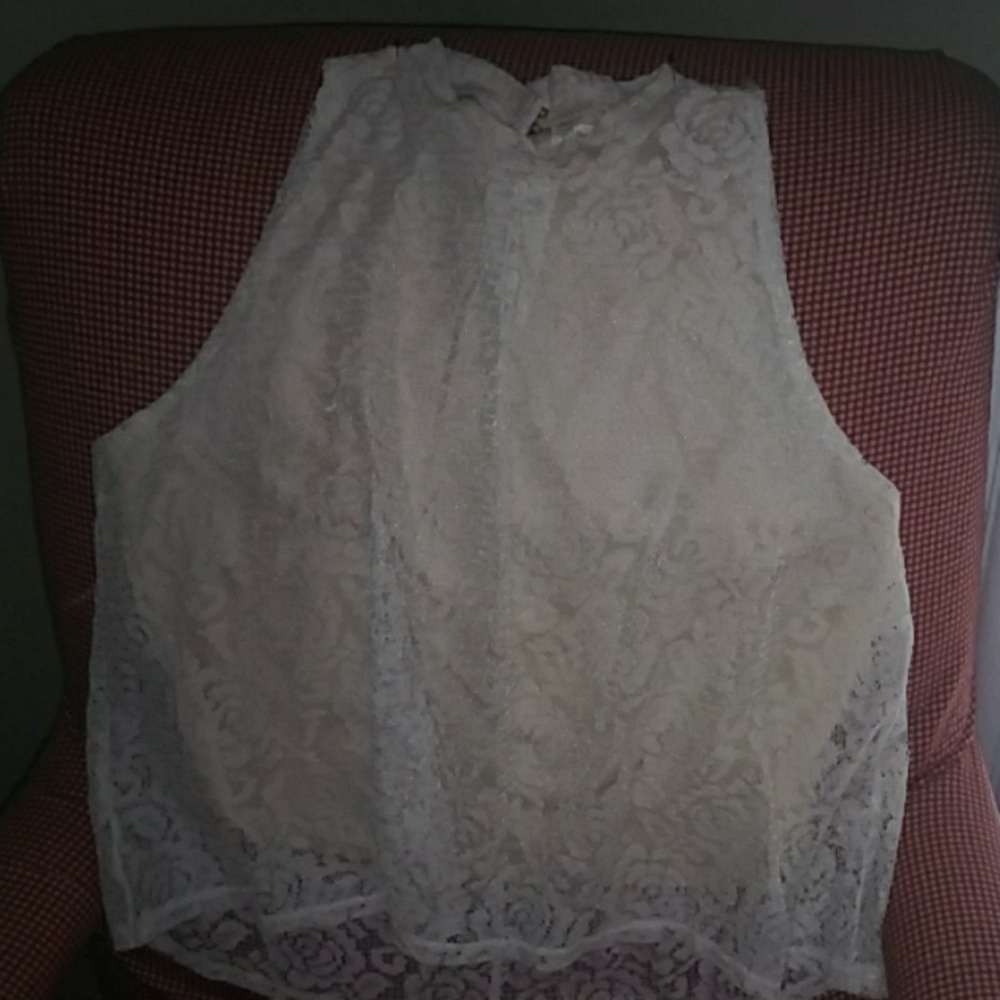Love Fire lace crop top lined keyhole back closure